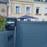 8 Places A La Bonne Escale * フェカン